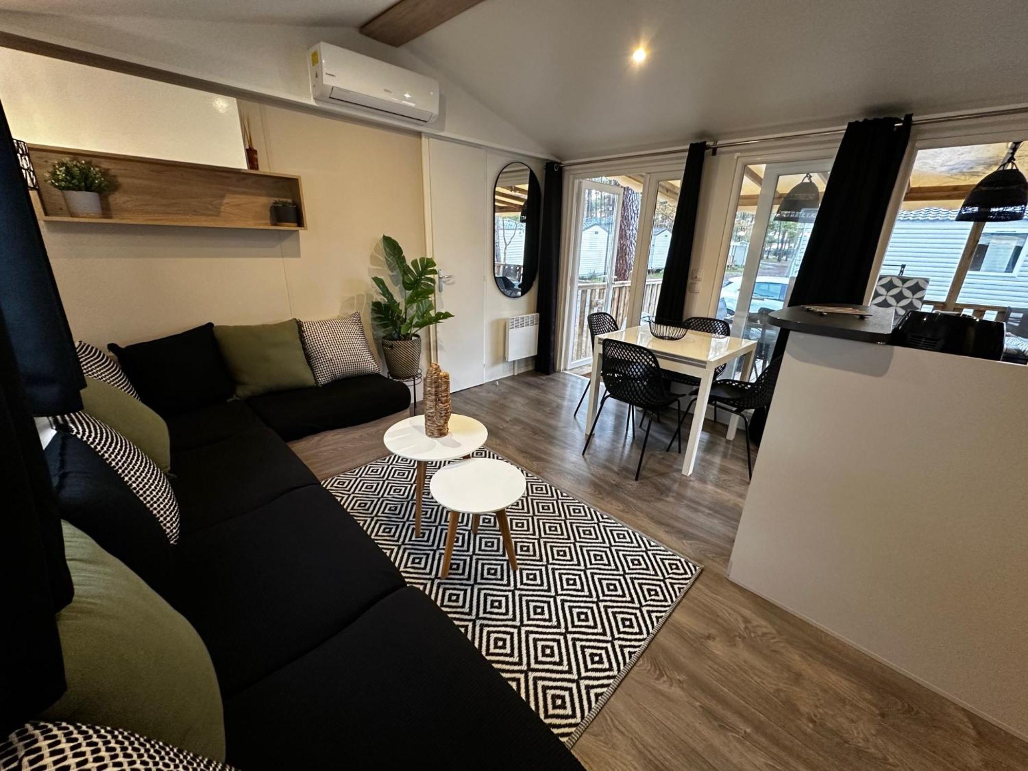 Mobil Grand Confort - Les Oyats 4 Etoiles Campingplatz *